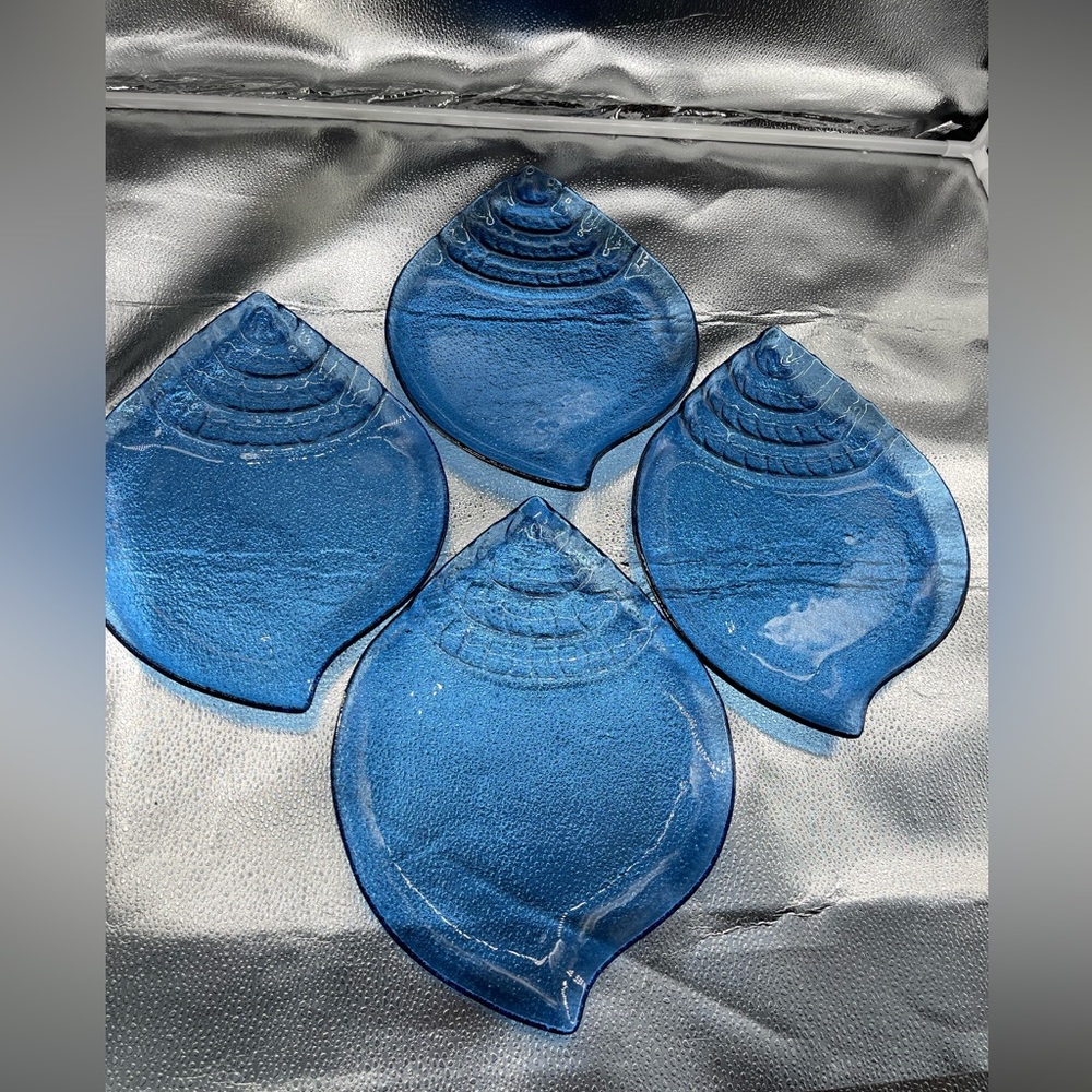 Set of 4 Blue Crackled glass seashell shaped plates.